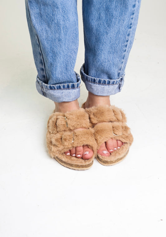 כפכפי פרווה לנשים